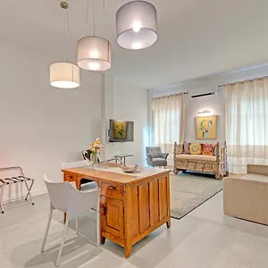  Apartamento Right House Sur Le Port - Harbour View Italia